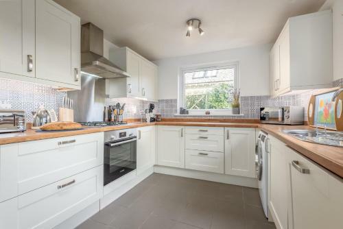 Charming Cardoon Cottage In Beautiful Village