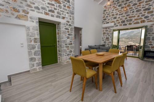 Aris-apea Villas