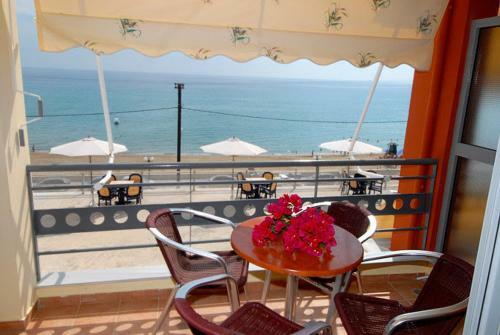 Platis-gialos Apartments