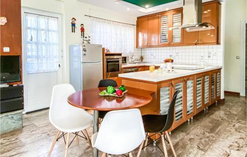 Stunning Home In Attika With Wifi And 3 Bedrooms