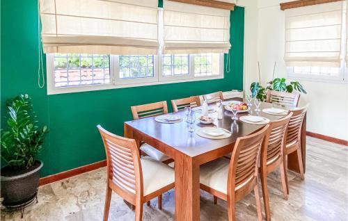 Stunning Home In Attika With Wifi And 3 Bedrooms