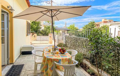 Stunning Home In Attika With Wifi And 3 Bedrooms