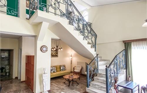 Stunning Home In Attika With Wifi And 3 Bedrooms