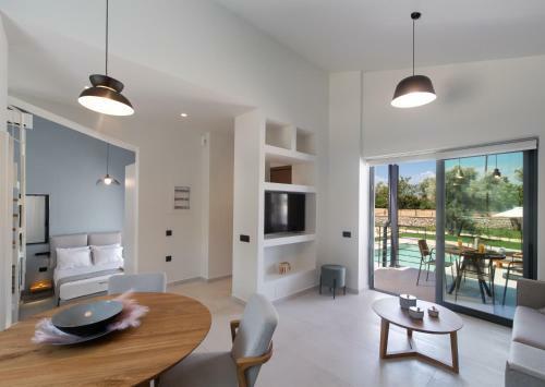 Rizomata Luxury Villas