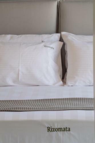 Rizomata Luxury Villas