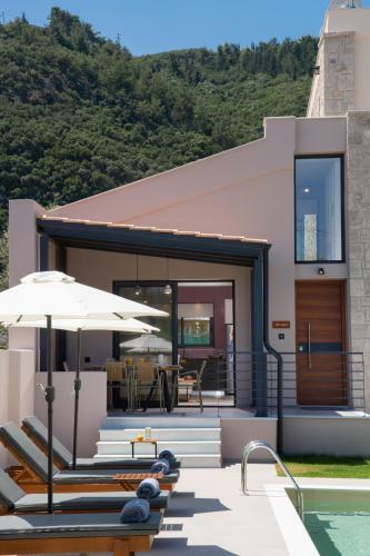 Rizomata Luxury Villas