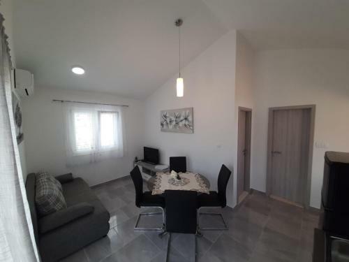 Apartmani Eni