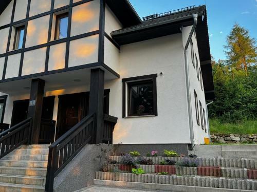 Apartalala, Apartament Z Ogrodem