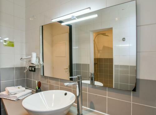 Hotel Logis H�tel Emeraude Des Bois