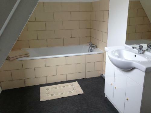 Bed & Breakfast Les Chambres Du Chateau De Gr�ges