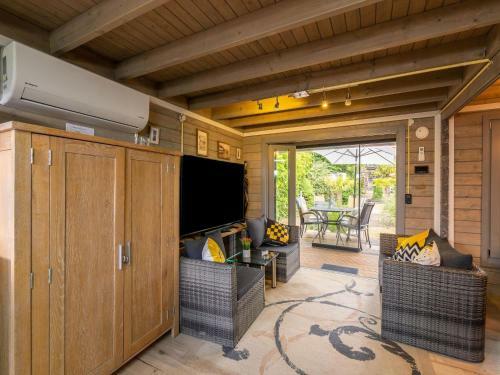 Modern Chalet In Wilhelminadorp With Private Terrace