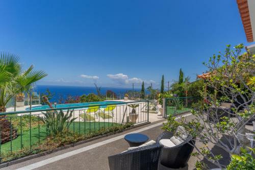 Villa Blackrock With Private Pool