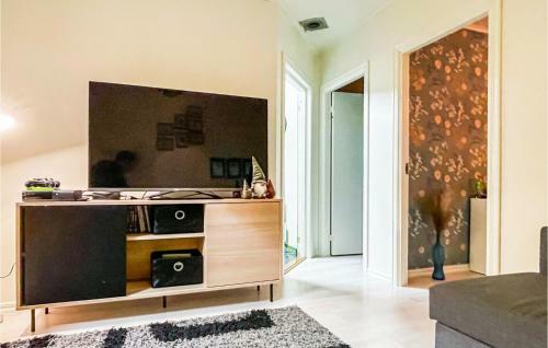 Stunning Home In S�ffle With 2 Bedrooms