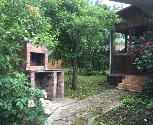 Casa Cu Flori