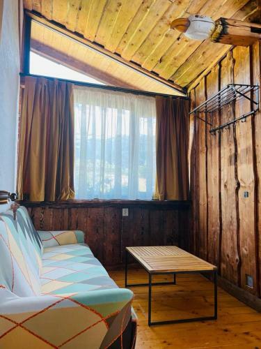 Hostal Cabana Vanatorului 8