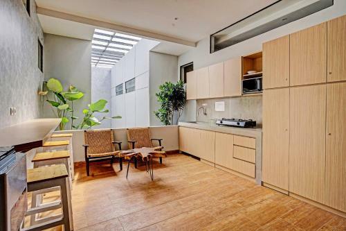Hotel Capital O 91348 Keenan Living