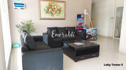 Apartamento Green Lake View Ciputat By Emeraldi