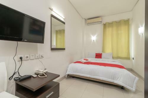 Hotel Reddoorz @ Tirta Mansion Karawaci