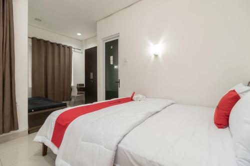 Hotel Reddoorz @ Tirta Mansion Karawaci