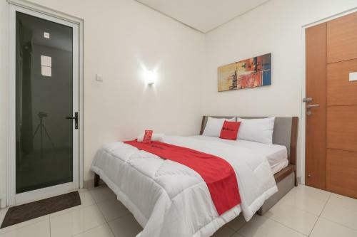 Hotel Reddoorz @ Tirta Mansion Karawaci