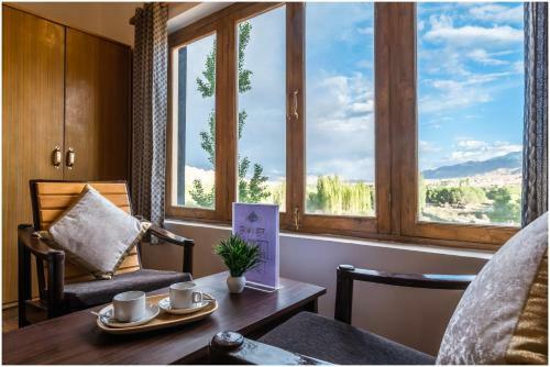 Hotel Agling Resort
