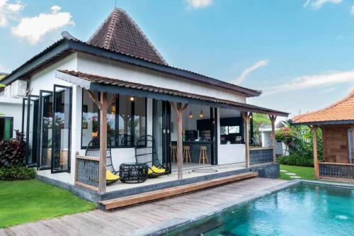 Stylish 3 Bedroom Villa With Pool In Berawa Canggu