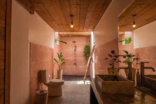 Stylish 3 Bedroom Villa With Pool In Berawa Canggu
