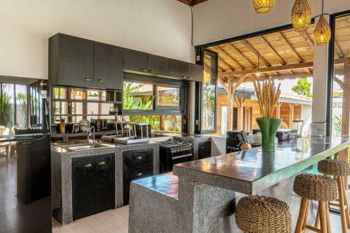 Stylish 3 Bedroom Villa With Pool In Berawa Canggu
