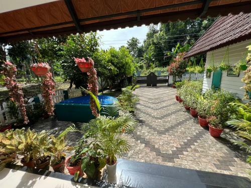 Reba's Homestay, Maitri