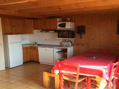 Holiday Home Les Chalets Des Ayes Le Thillot IV