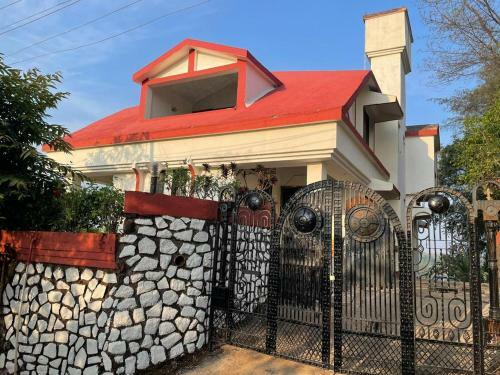 Villa 3bhk Private Pool Bungalow In Lonavala