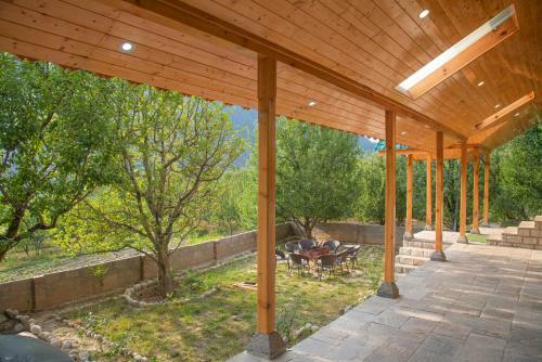 Hotel Himalayan Orchard Winds Manali