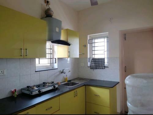 Zains Homestay (sreerosh Meadows Apartment)