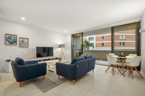 Modern Apartment Just Footsteps To The Beach