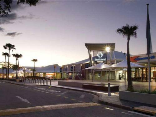 Huge Lake Front Property Near Blueys Beach