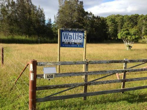 Huge Lake Front Property Near Blueys Beach