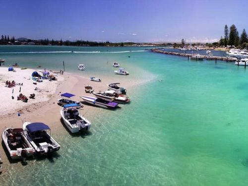 Huge Lake Front Property Near Blueys Beach