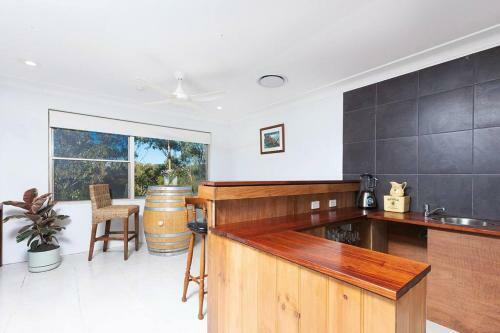 Huge Lake Front Property Near Blueys Beach