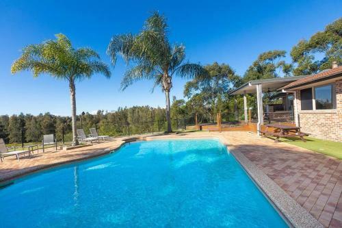 Huge Lake Front Property Near Blueys Beach