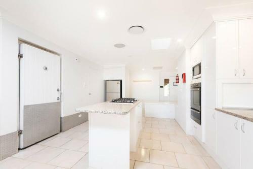 Huge Lake Front Property Near Blueys Beach