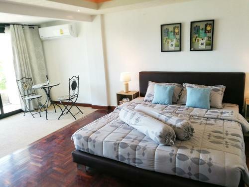 Patong Seaviews Apartment