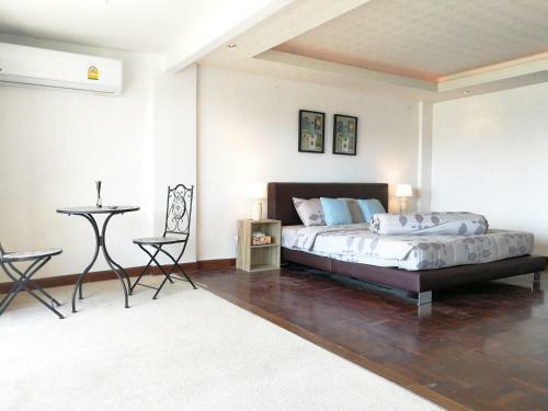 Patong Seaviews Apartment