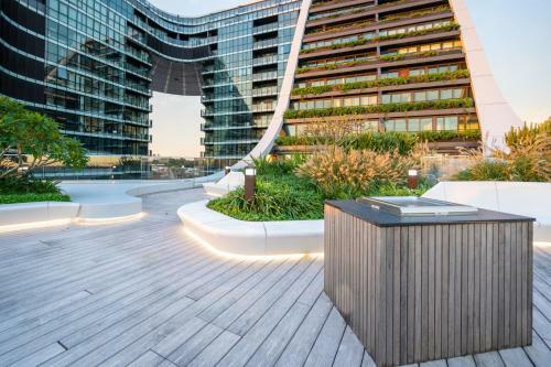 Contemporary 2-bed Apartment Minutes To City