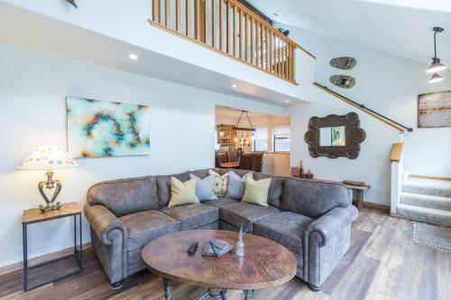 1486 Oak- Grandview