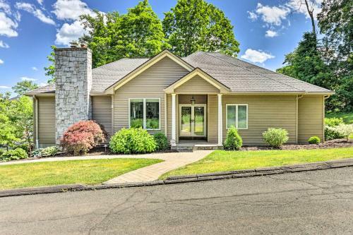 Elegant Middlefield Getaway With Beach Access!