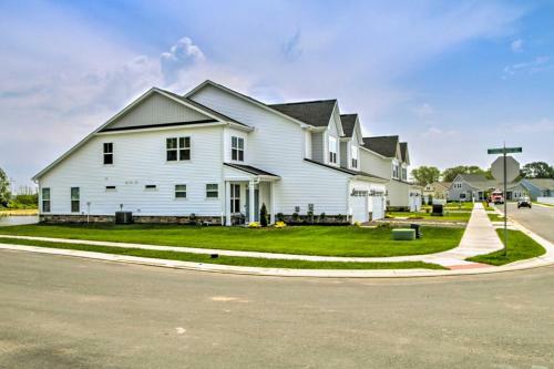 Modern Vacation Home - 4 Mi To Bethany Beach!