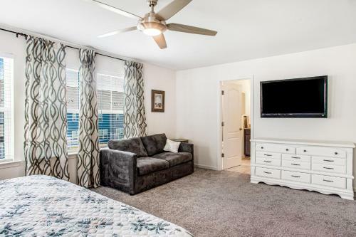 Bishops Landing --- 31449 Valley Green