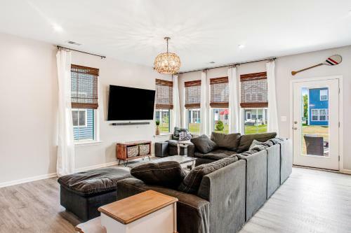 Bishops Landing --- 31449 Valley Green