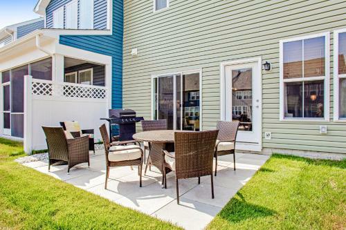 Bishops Landing --- 31449 Valley Green