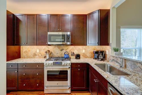 Grande At Canal Pointe 37510 Worcester Dr